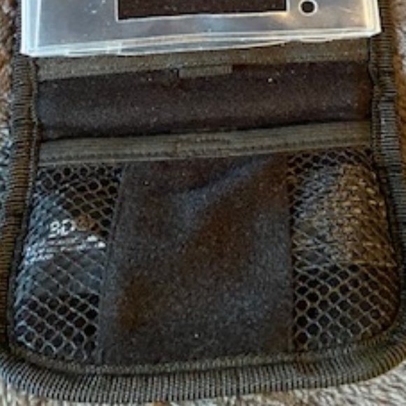 Nintendo DS Lite Pink and Black Storage Case - Picture 7 of 8